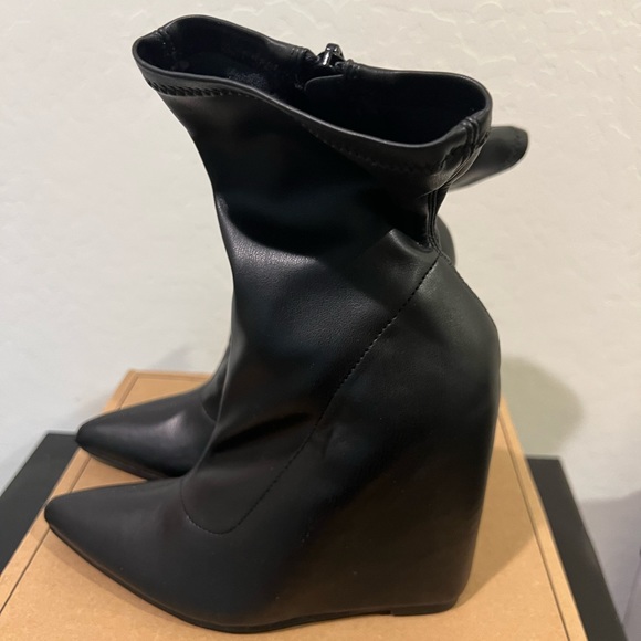 Asos Black Wedge Ankle Boot - Picture 4 of 5